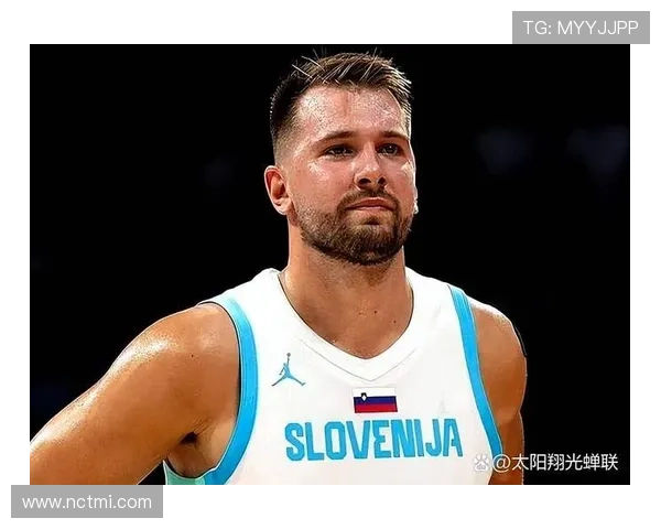 东契奇上半场狂砍三十二分 詹姆斯板凳末端打哈欠成全场焦点 东契奇上半场狂砍三十二分 詹姆斯板凳末端打哈欠成全场焦点